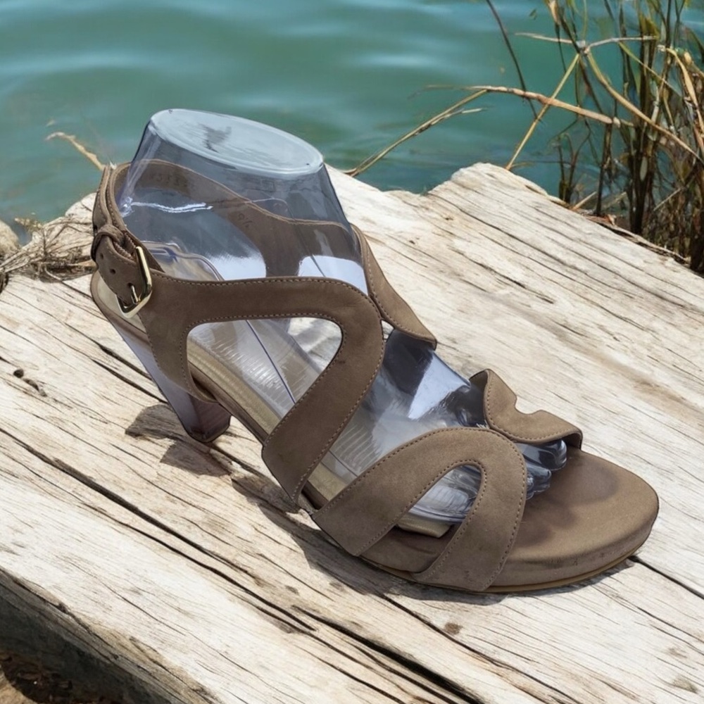 Stuart Weitzman tan swingband suede strap shoe 9.5